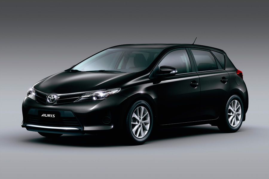 toyota auris gold #3